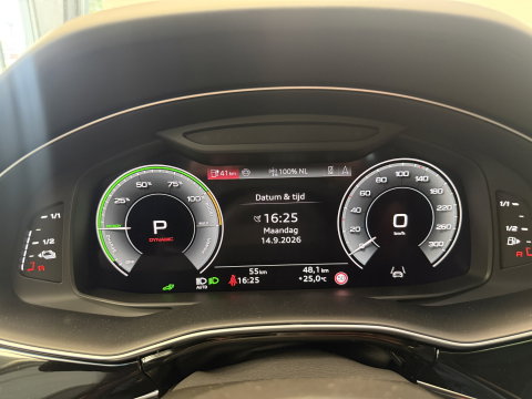 Audi Q8 60 TFSI e quattro Pro Line S Competition ACC Panoramadak 4 Wiel besturing