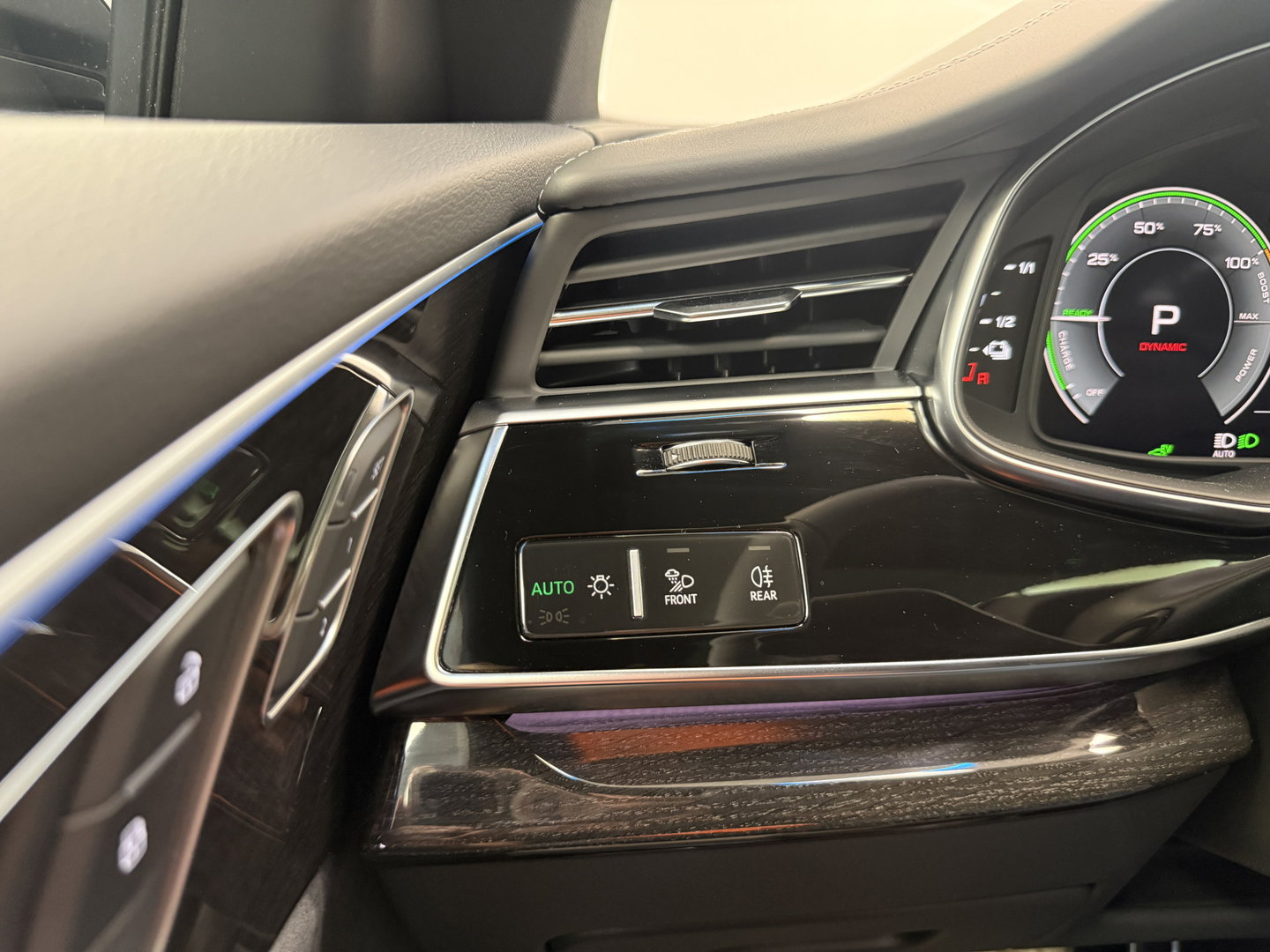 Audi Q8 60 TFSI e quattro Pro Line S Competition ACC Panoramadak 4 Wiel besturing
