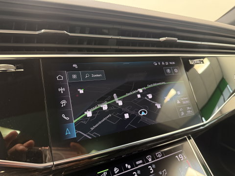 Audi Q8 60 TFSI e quattro Pro Line S Competition ACC Panoramadak 4 Wiel besturing