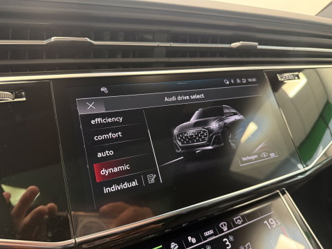 Audi Q8 60 TFSI e quattro Pro Line S Competition ACC Panoramadak 4 Wiel besturing