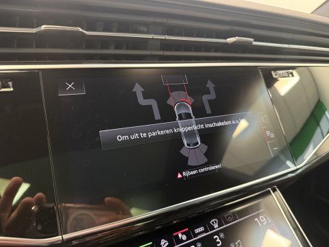Audi Q8 60 TFSI e quattro Pro Line S Competition ACC Panoramadak 4 Wiel besturing