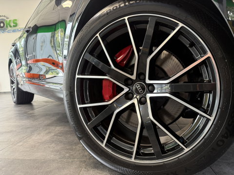 Audi Q8 60 TFSI e quattro Pro Line S Competition ACC Panoramadak 4 Wiel besturing