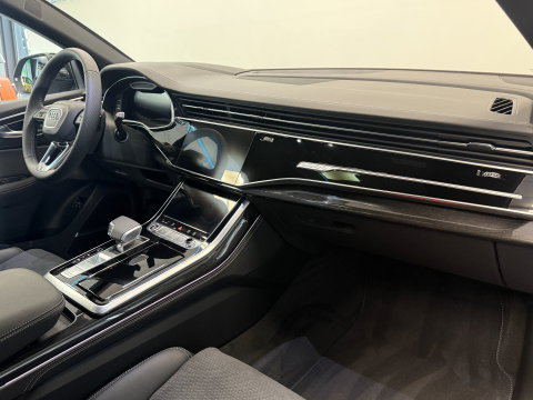 Audi Q8 60 TFSI e quattro Pro Line S Competition ACC Panoramadak 4 Wiel besturing