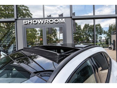 Mercedes-Benz GLA 220 d PANO KEYLESS CAM
