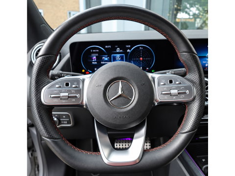 Mercedes-Benz GLA 220 d PANO KEYLESS CAM
