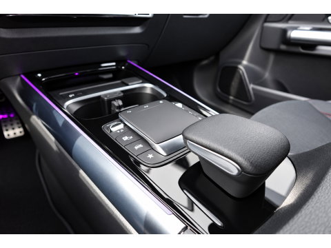 Mercedes-Benz GLA 220 d PANO KEYLESS CAM