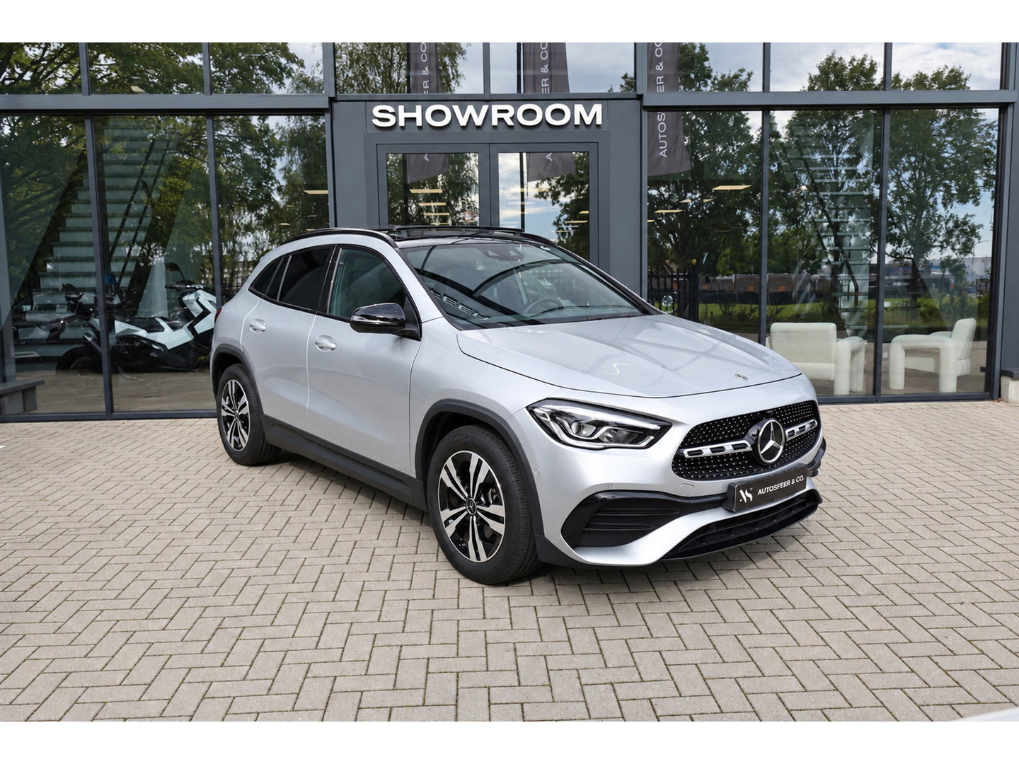 Mercedes-Benz GLA 220 d PANO KEYLESS CAM