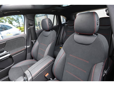 Mercedes-Benz GLA 220 d PANO KEYLESS CAM