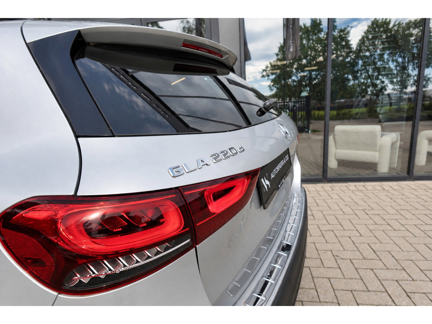 Mercedes-Benz GLA 220 d PANO KEYLESS CAM