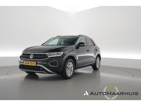 Volkswagen T-Roc 1.5 TSI 150pk DSG | Afn. Trekhaak | Navi | Apple CarPlay | PDC V+A | Stoelverw. | LED | Adapt. Cruise