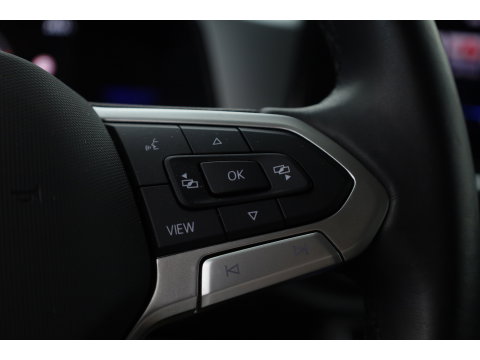 Volkswagen T-Roc 1.5 TSI 150pk DSG | Afn. Trekhaak | Navi | Apple CarPlay | PDC V+A | Stoelverw. | LED | Adapt. Cruise