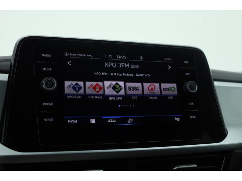 Volkswagen T-Roc 1.5 TSI 150pk DSG | Afn. Trekhaak | Navi | Apple CarPlay | PDC V+A | Stoelverw. | LED | Adapt. Cruise