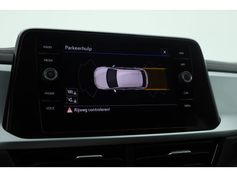 Volkswagen T-Roc 1.5 TSI 150pk DSG | Afn. Trekhaak | Navi | Apple CarPlay | PDC V+A | Stoelverw. | LED | Adapt. Cruise