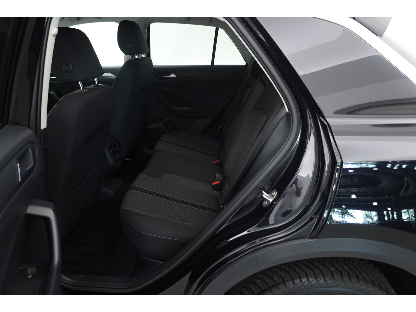Volkswagen T-Roc 1.5 TSI 150pk DSG | Afn. Trekhaak | Navi | Apple CarPlay | PDC V+A | Stoelverw. | LED | Adapt. Cruise