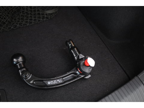 Volkswagen T-Roc 1.5 TSI 150pk DSG | Afn. Trekhaak | Navi | Apple CarPlay | PDC V+A | Stoelverw. | LED | Adapt. Cruise