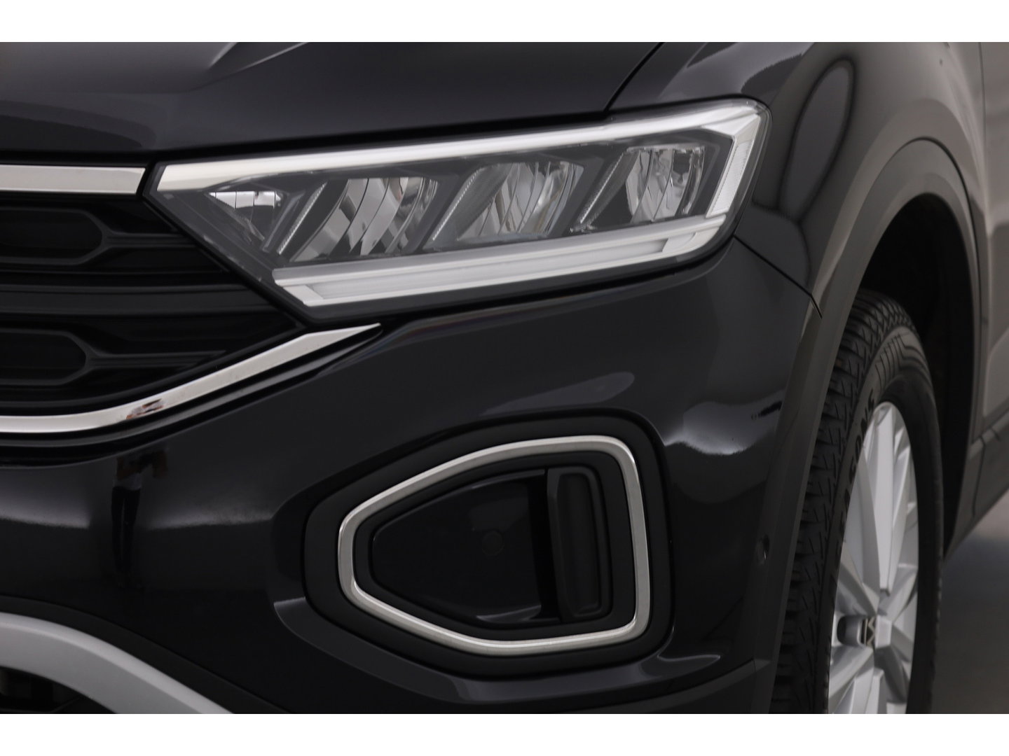 Volkswagen T-Roc 1.5 TSI 150pk DSG | Afn. Trekhaak | Navi | Apple CarPlay | PDC V+A | Stoelverw. | LED | Adapt. Cruise