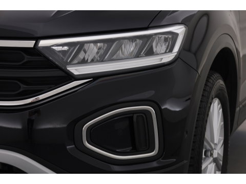Volkswagen T-Roc 1.5 TSI 150pk DSG | Afn. Trekhaak | Navi | Apple CarPlay | PDC V+A | Stoelverw. | LED | Adapt. Cruise