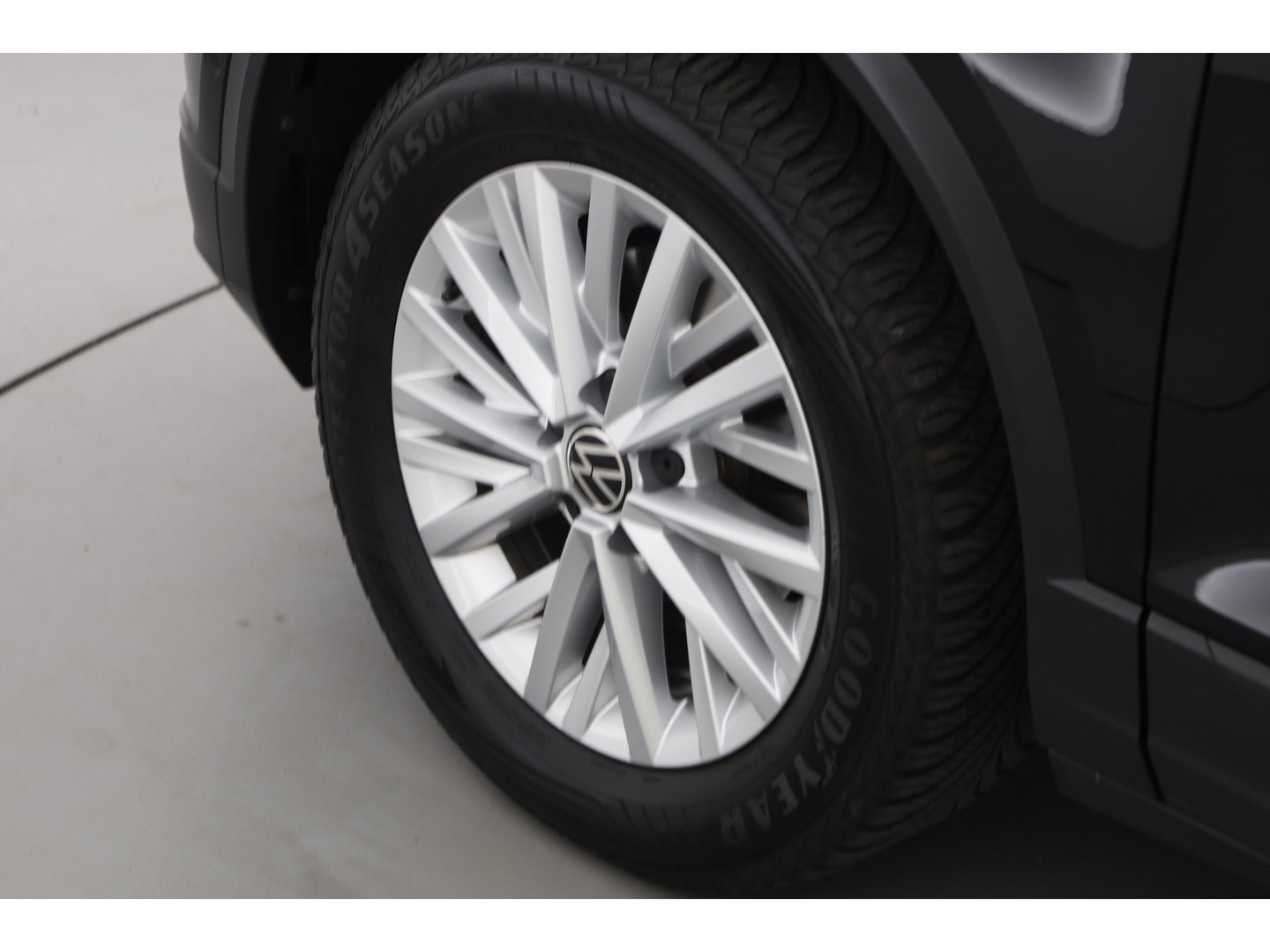 Volkswagen T-Roc 1.5 TSI 150pk DSG | Afn. Trekhaak | Navi | Apple CarPlay | PDC V+A | Stoelverw. | LED | Adapt. Cruise