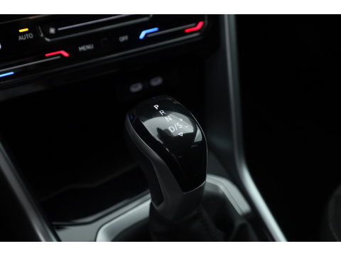 Volkswagen T-Roc 1.5 TSI 150pk DSG | Afn. Trekhaak | Navi | Apple CarPlay | PDC V+A | Stoelverw. | LED | Adapt. Cruise