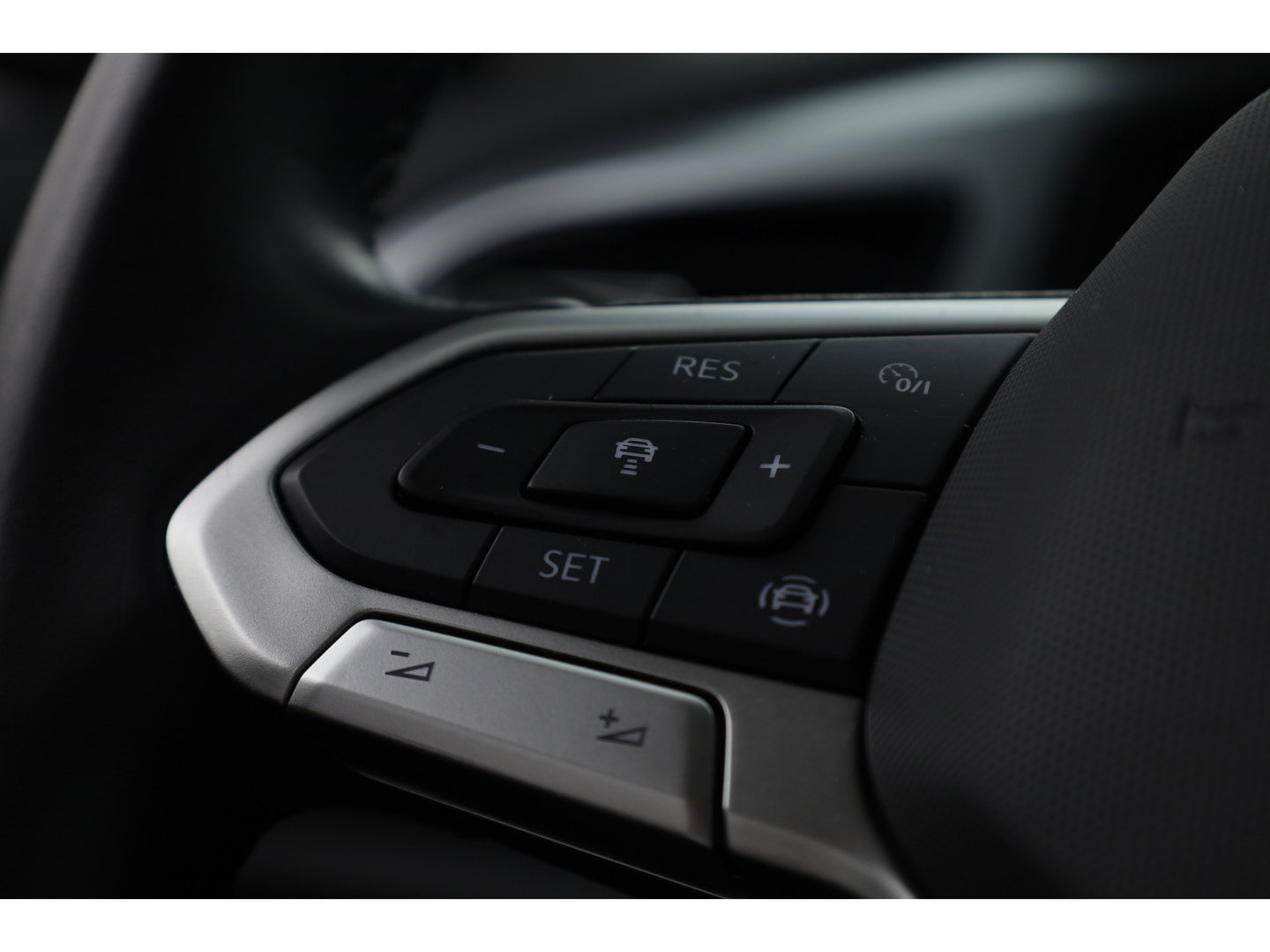 Volkswagen T-Roc 1.5 TSI 150pk DSG | Afn. Trekhaak | Navi | Apple CarPlay | PDC V+A | Stoelverw. | LED | Adapt. Cruise