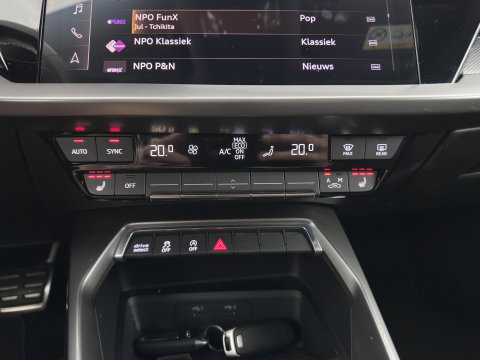 Audi A3 Limousine 35 TFSI S edition (INCL-BTW)  *AUT | 1/2 LEATHER | MATRIX-LED | HEATED-SPORTSEATS | CRUISE | CAMERA | DIGI-COCKPIT | NAVI-FULLMAP | PRIVACY-GLASS | AMBIENT-LIGHT | ECC | PDC | 18''ALU*