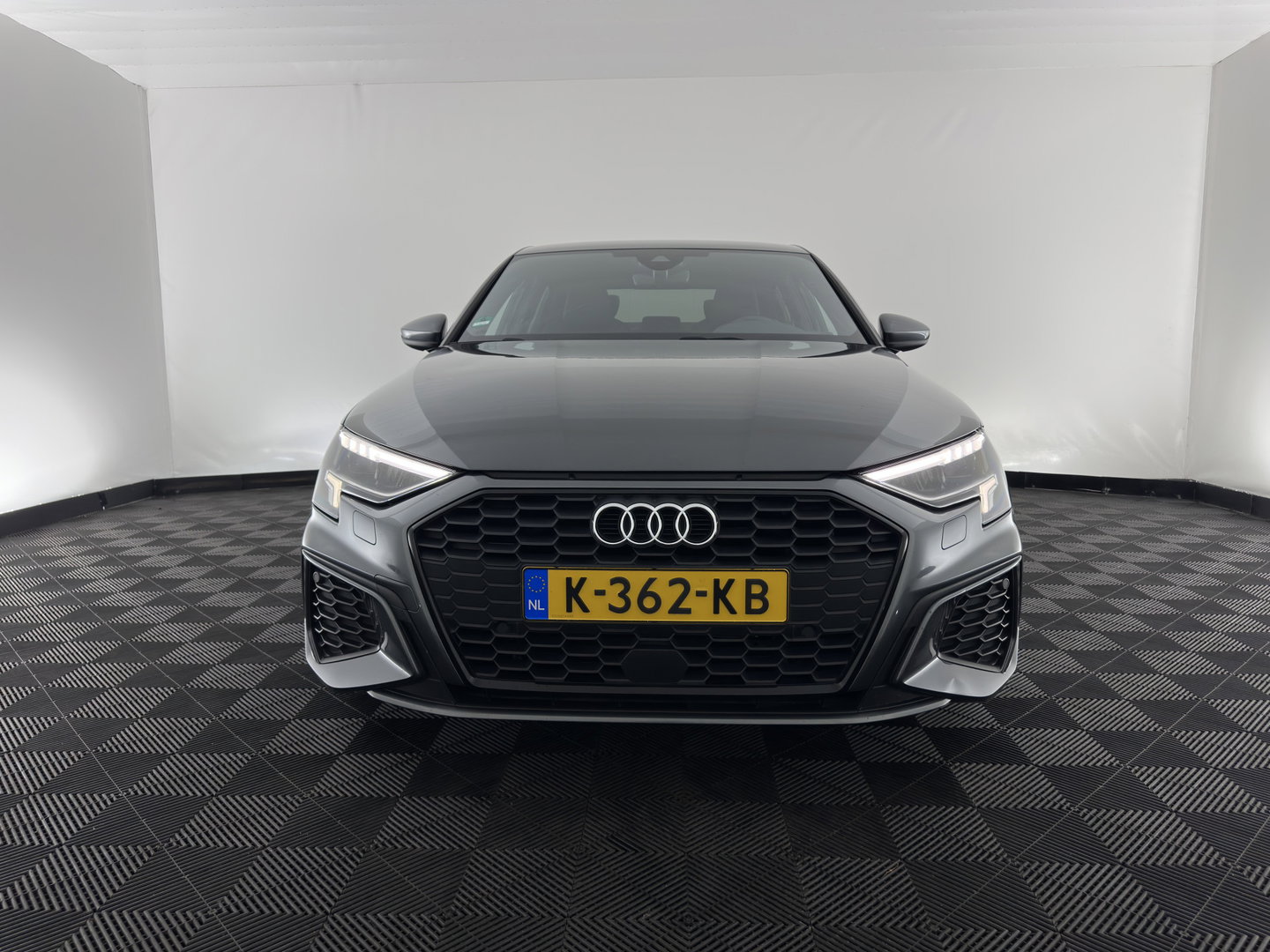 Audi A3 Limousine 35 TFSI S edition (INCL-BTW)  *AUT | 1/2 LEATHER | MATRIX-LED | HEATED-SPORTSEATS | CRUISE | CAMERA | DIGI-COCKPIT | NAVI-FULLMAP | PRIVACY-GLASS | AMBIENT-LIGHT | ECC | PDC | 18''ALU*