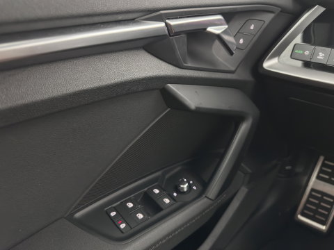 Audi A3 Limousine 35 TFSI S edition (INCL-BTW)  *AUT | 1/2 LEATHER | MATRIX-LED | HEATED-SPORTSEATS | CRUISE | CAMERA | DIGI-COCKPIT | NAVI-FULLMAP | PRIVACY-GLASS | AMBIENT-LIGHT | ECC | PDC | 18''ALU*