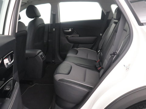 Kia e-Niro ComfortLine 64 kWh | SOH 95.9% | Adaptive cruise | Half Leder | Carplay | Climate control | Camera | Navigatie | Park assist
