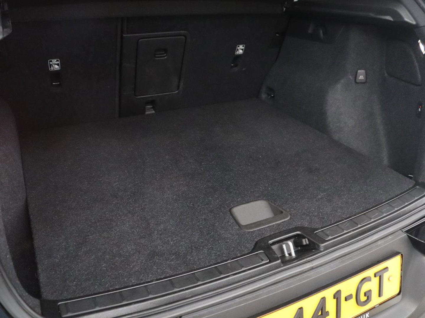 Volvo XC40 1.5 T4 Plug-in hybrid Ultimate Dark | SOH 87,6% | Panoramadak | Trekhaak | Leder | Stuur/stoel verwarming | Harman/kardon | Adaptive cruise | Camera |