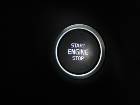 Volvo XC40 1.5 T4 Plug-in hybrid Ultimate Dark | SOH 87,6% | Panoramadak | Trekhaak | Leder | Stuur/stoel verwarming | Harman/kardon | Adaptive cruise | Camera |