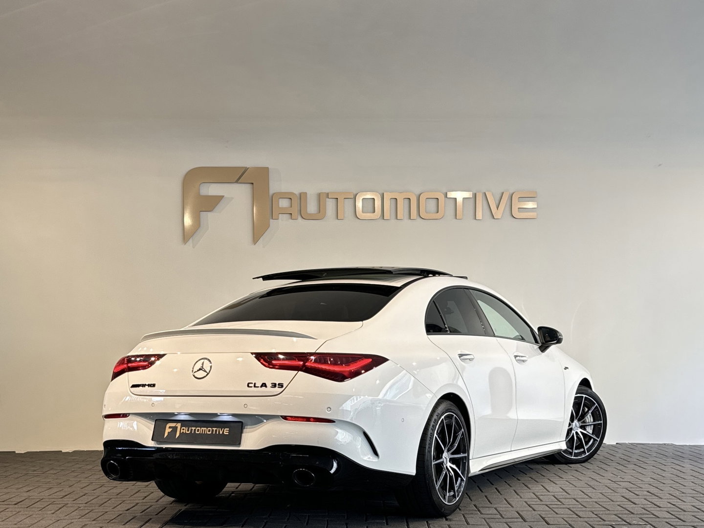 Mercedes-Benz CLA-Klasse AMG 35 4MATIC Pano|Keyless|Dodehoek|Sfeer|Camera