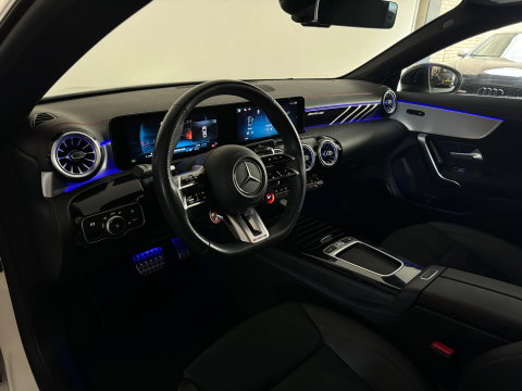 Mercedes-Benz CLA-Klasse AMG 35 4MATIC Pano|Keyless|Dodehoek|Sfeer|Camera