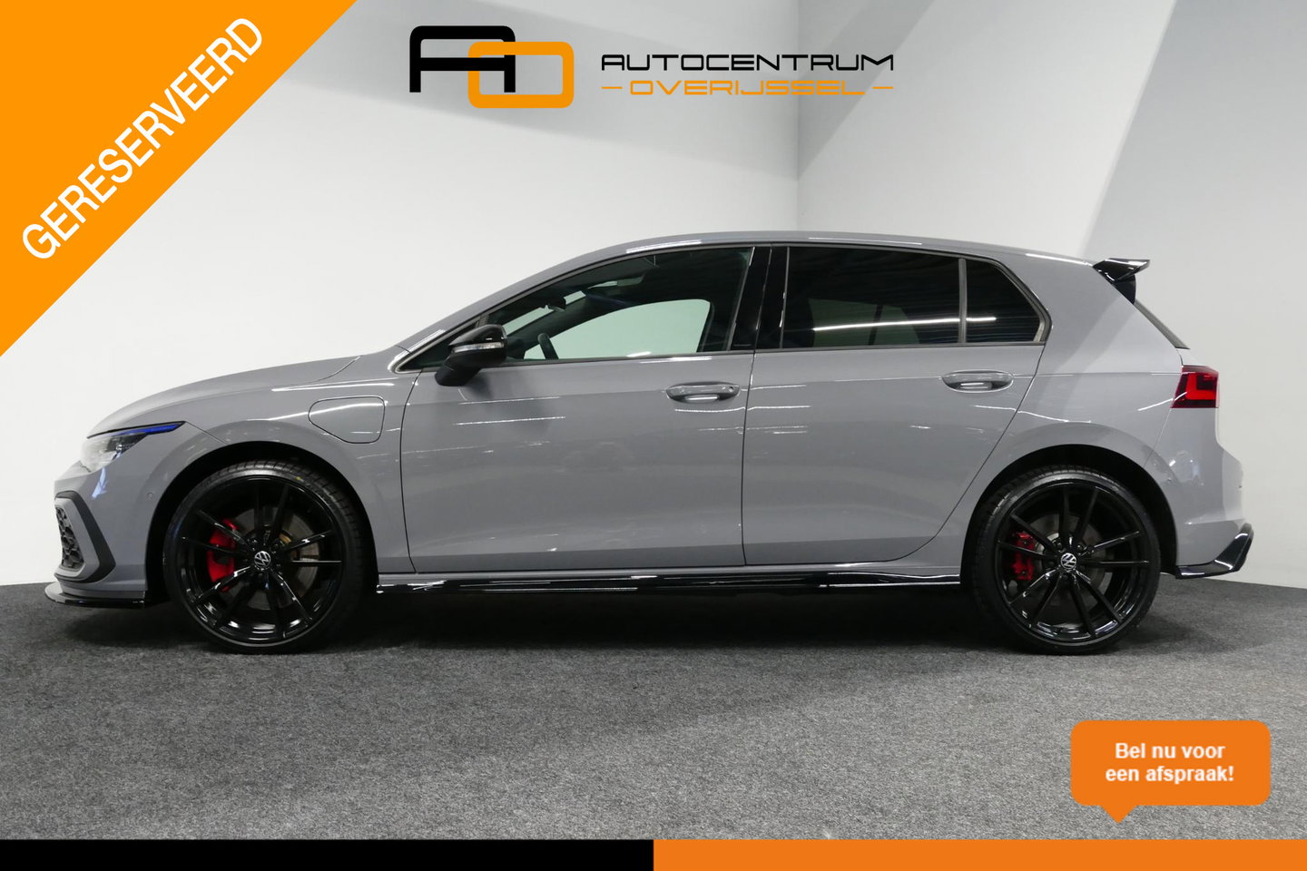 Volkswagen Golf 1.4 GTE / GTI Look Diffuser / GTI look Spoiler / Maxton Design Bodykit / Matrix LED / Apple Carplay - Android Auto / Stoelverwarming / Ambienteverlichting / Moonstone Grey / 19'' LMV / Achteruitrijcamera / Sport-Chassis / Rode zadels / DCC / Mistverlichti