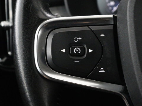 Volvo XC40 1.5 T2 Business Pro | 1e eigenaar | Trekhaak | Carplay | Navigatie | Adaptive cruise | Side Assist | Full LED | Climate control | Keyless | Parkeerhulp | Bluetooth | 19'' lichtmetalen velgen