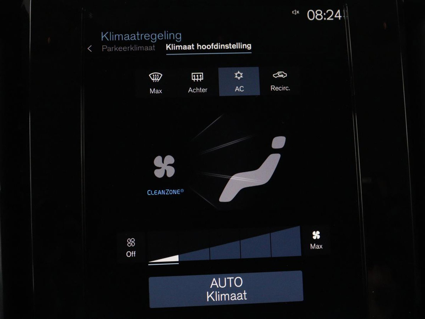 Volvo XC40 1.5 T2 Business Pro | 1e eigenaar | Trekhaak | Carplay | Navigatie | Adaptive cruise | Side Assist | Full LED | Climate control | Keyless | Parkeerhulp | Bluetooth | 19'' lichtmetalen velgen