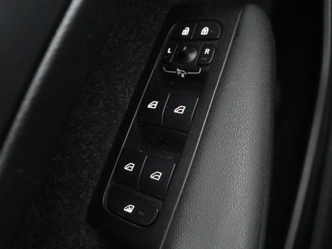 Volvo XC40 1.5 T2 Business Pro | 1e eigenaar | Trekhaak | Carplay | Navigatie | Adaptive cruise | Side Assist | Full LED | Climate control | Keyless | Parkeerhulp | Bluetooth | 19'' lichtmetalen velgen