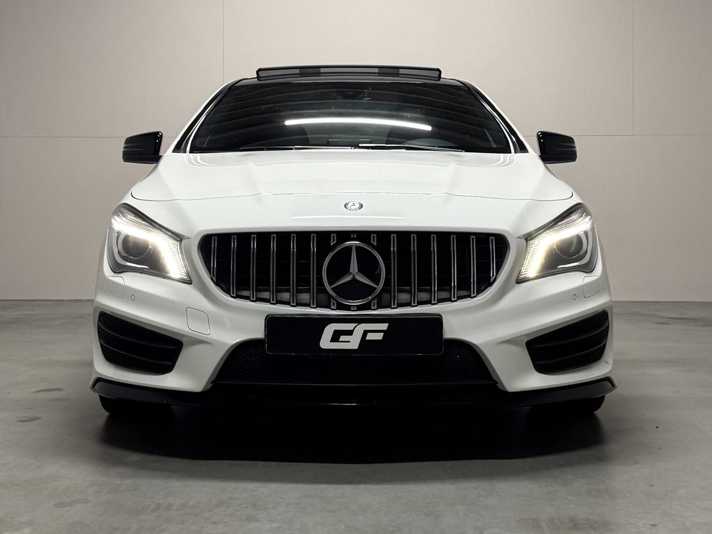 Mercedes-Benz CLA 200 AMG Pano Leer NAVI ACC Camera