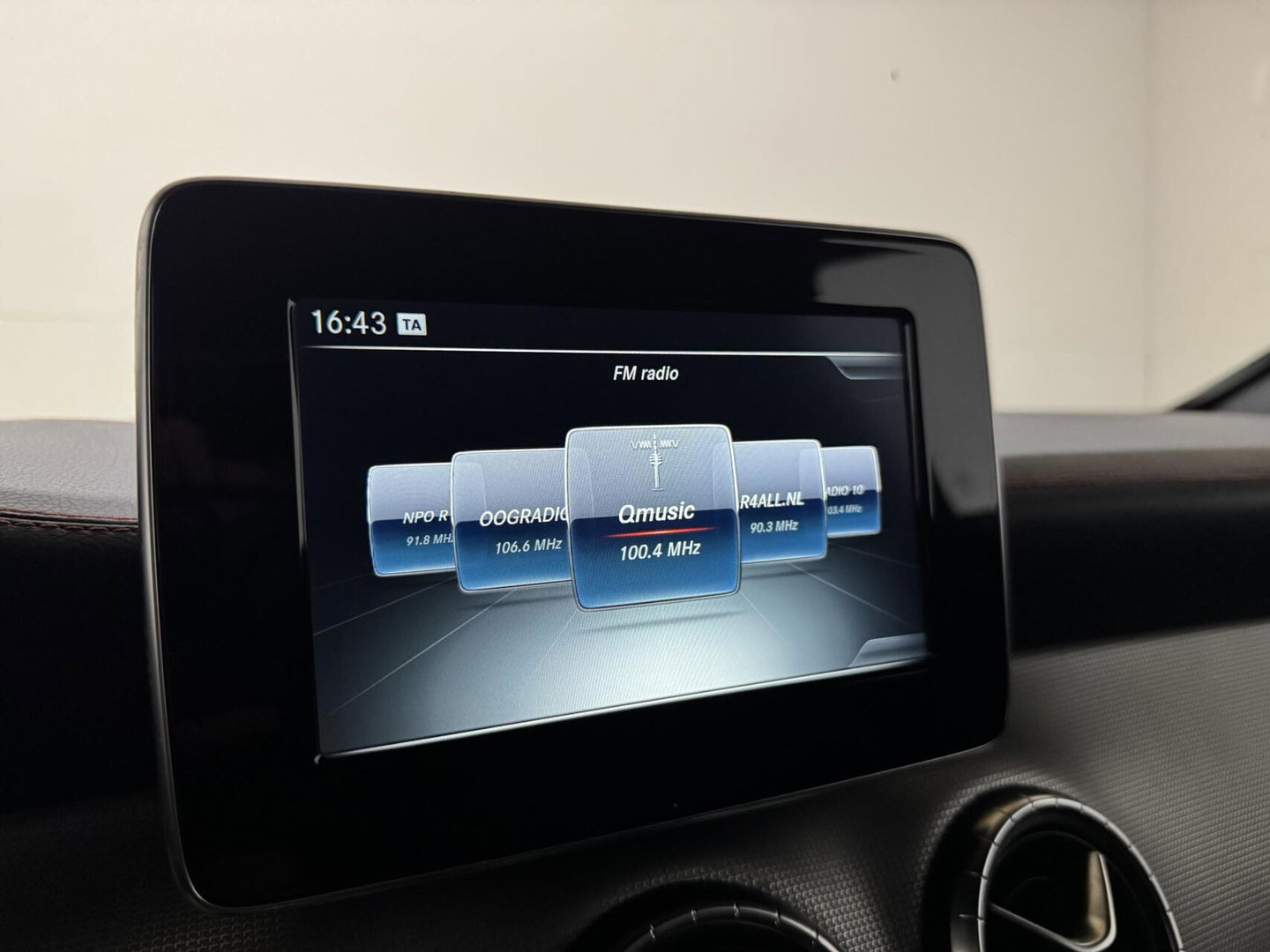 Mercedes-Benz CLA 200 AMG Pano Leer NAVI ACC Camera