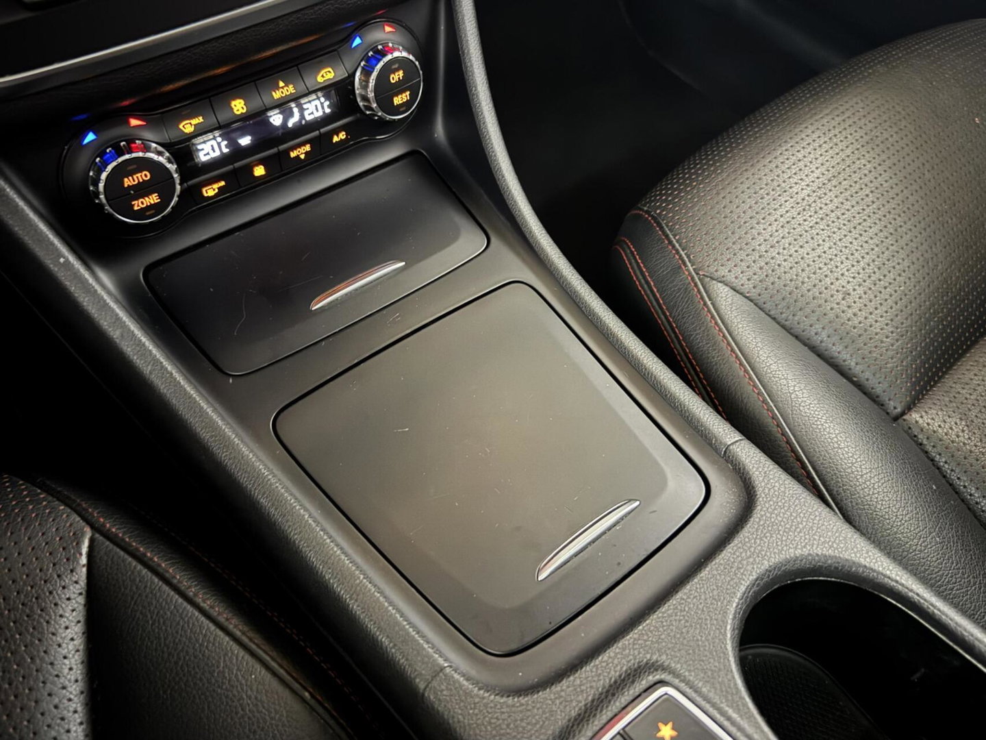 Mercedes-Benz CLA 200 AMG Pano Leer NAVI ACC Camera