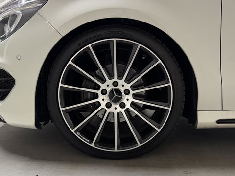 Mercedes-Benz CLA 200 AMG Pano Leer NAVI ACC Camera