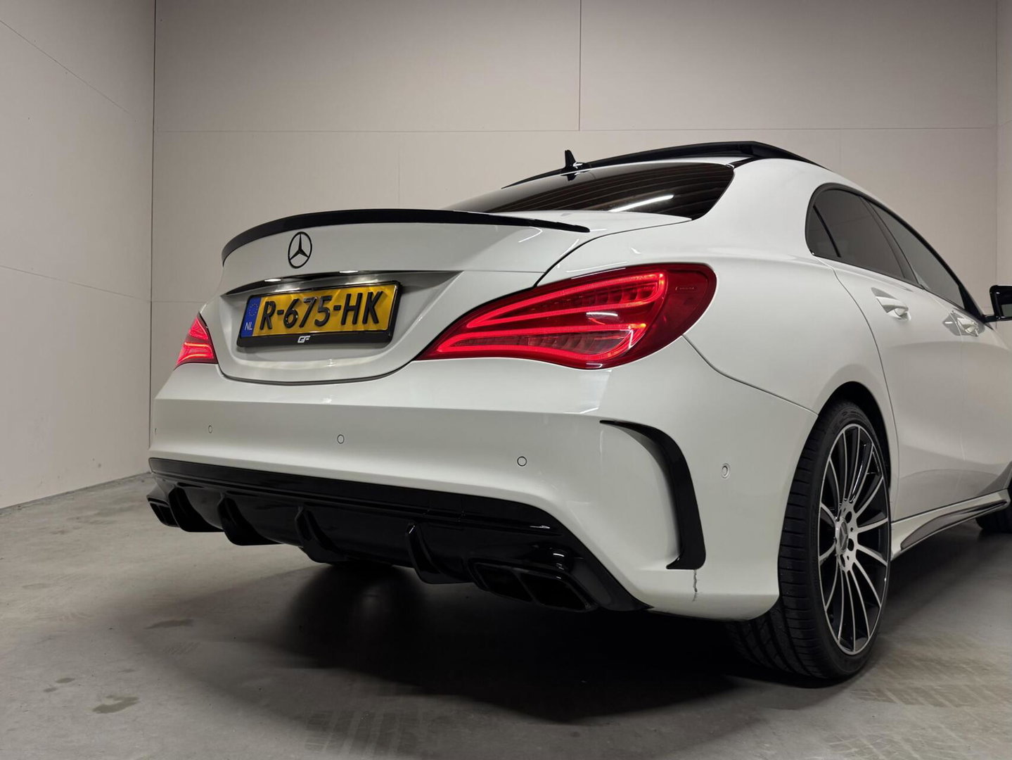 Mercedes-Benz CLA 200 AMG Pano Leer NAVI ACC Camera