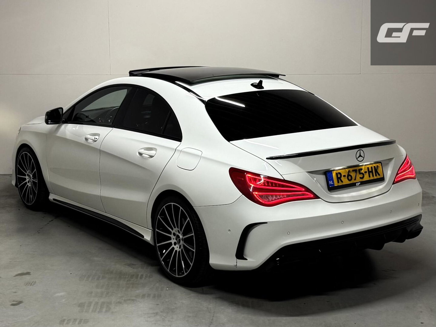 Mercedes-Benz CLA 200 AMG Pano Leer NAVI ACC Camera