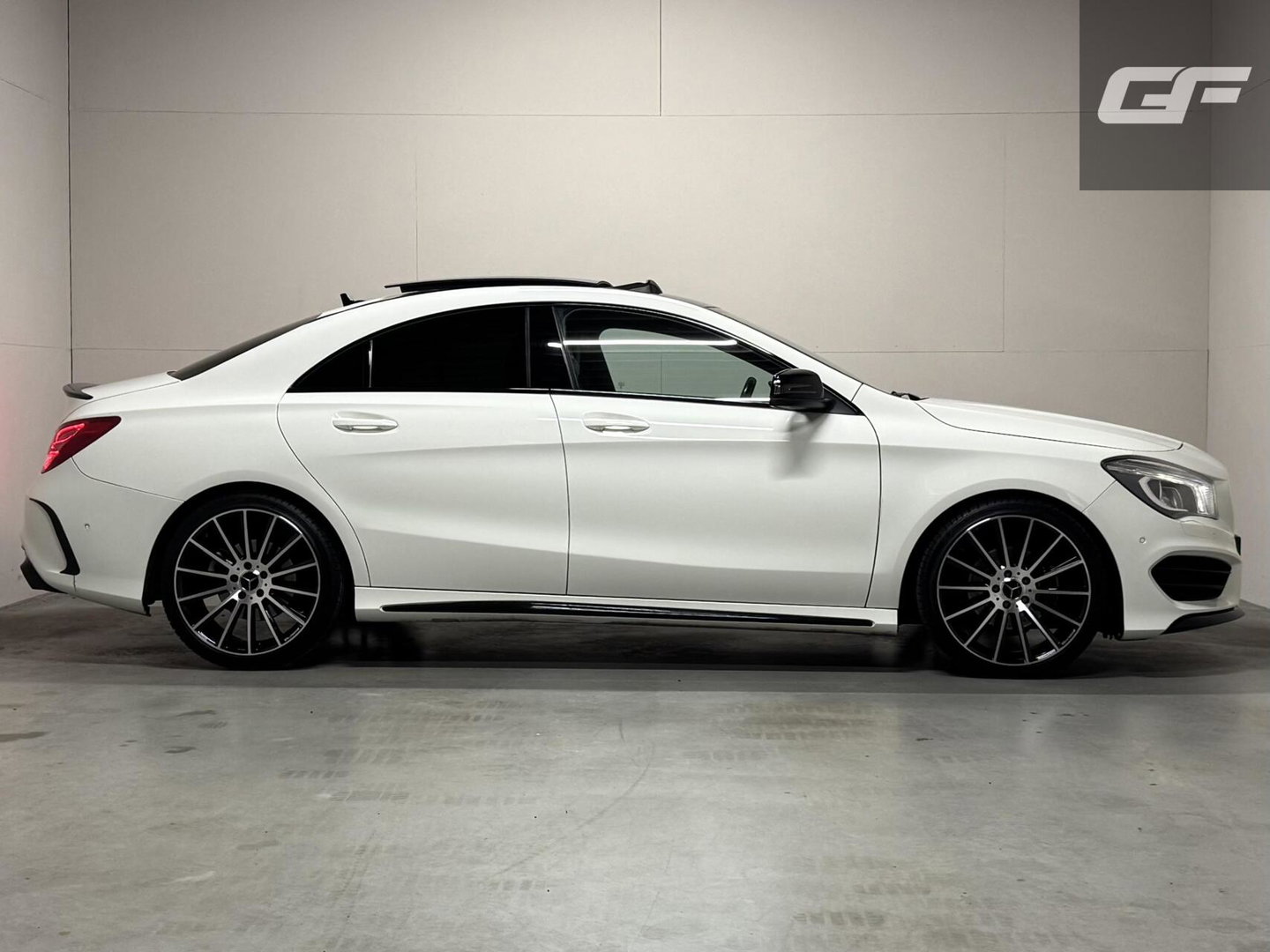 Mercedes-Benz CLA 200 AMG Pano Leer NAVI ACC Camera