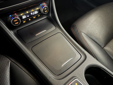 Mercedes-Benz CLA 200 AMG Pano Leer NAVI ACC Camera