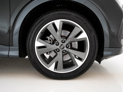 Audi Q4 e-tron 35 Advanced Edition 55 kWh {SoH-88%} (INCL-BTW) Aut. *NAVI-FULLMAP | MATRIX-LED | KEYLESS | AUDI-SOUND |  DIGI-COCKPIT | DAB | CARPLAY | HEATED-SPORTSEATS | CRUISE | 19''ALU*