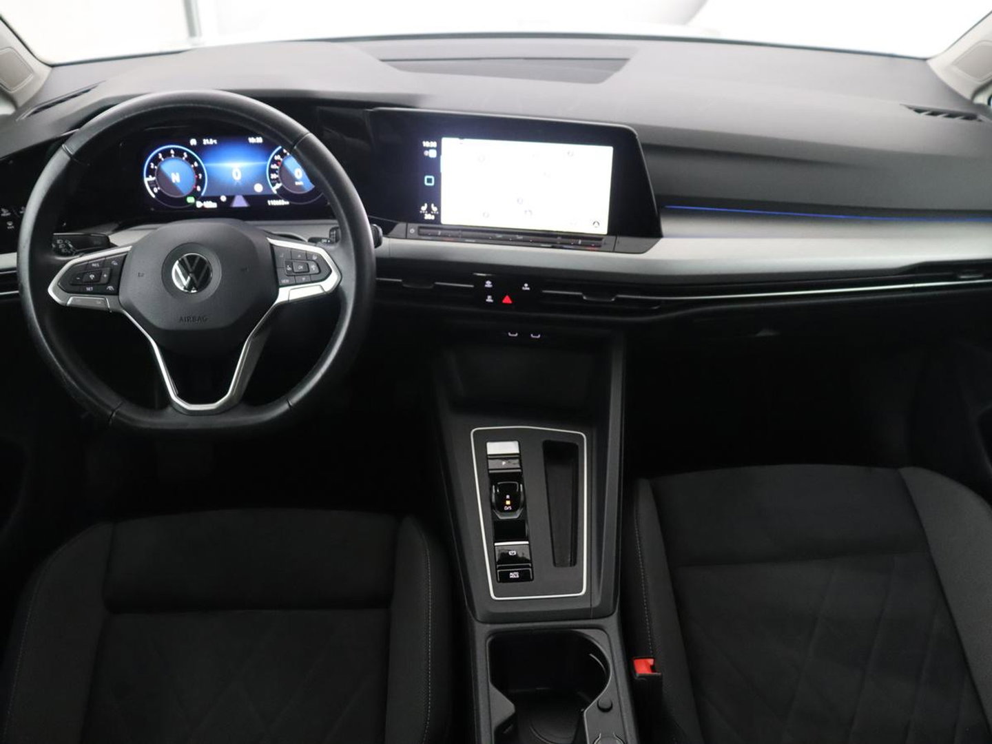 Volkswagen Golf Variant 1.5 eTSI Life Business | Trekhaak | Camera | Stoelverwarming | Apple Carplay |