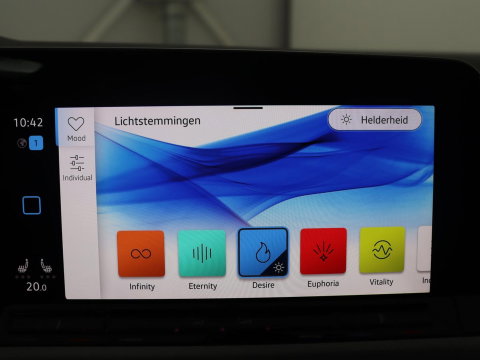 Volkswagen Golf Variant 1.5 eTSI Life Business | Trekhaak | Camera | Stoelverwarming | Apple Carplay |
