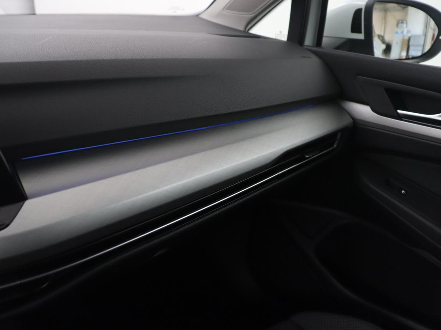 Volkswagen Golf Variant 1.5 eTSI Life Business | Trekhaak | Camera | Stoelverwarming | Apple Carplay |
