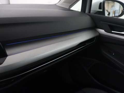 Volkswagen Golf Variant 1.5 eTSI Life Business | Trekhaak | Camera | Stoelverwarming | Apple Carplay |