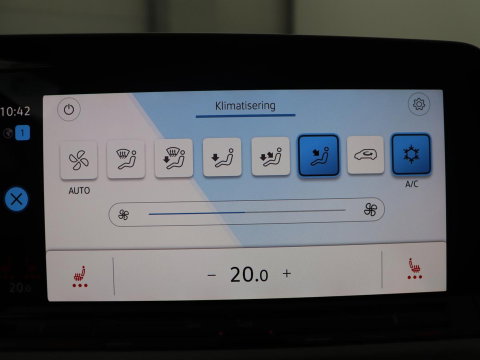 Volkswagen Golf Variant 1.5 eTSI Life Business | Trekhaak | Camera | Stoelverwarming | Apple Carplay |